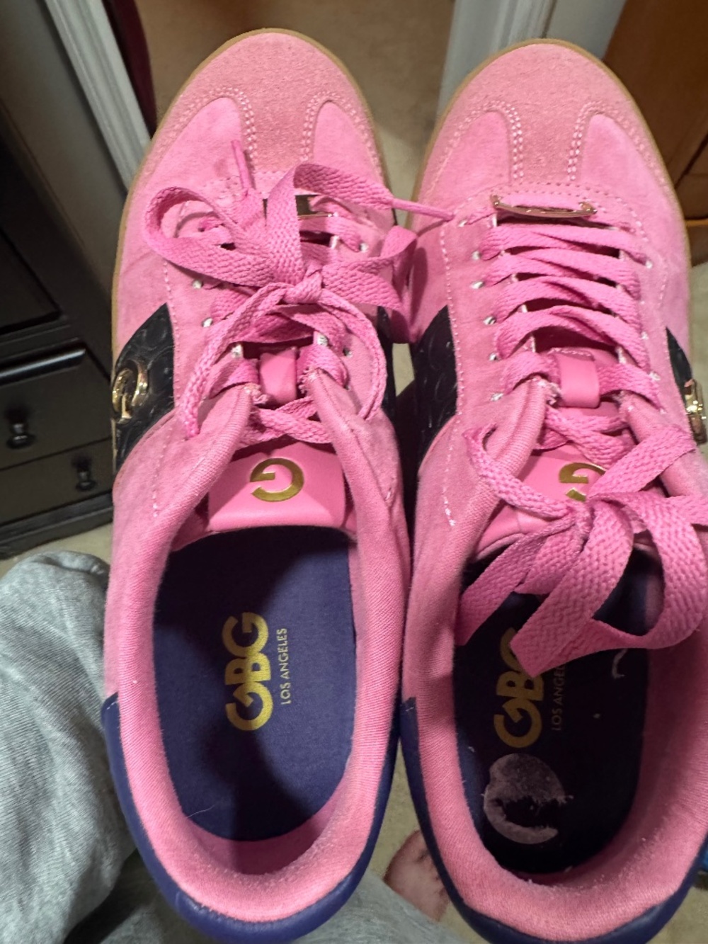 GBG Guess pink/ purple tennis shoe